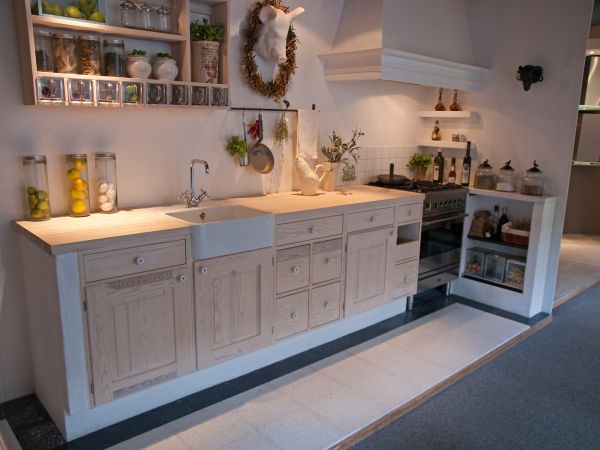 Country Sink Installation in Mason